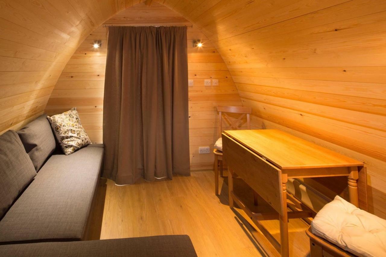 فندق Lupin Glamping Pod كيلتنهام المظهر الخارجي الصورة